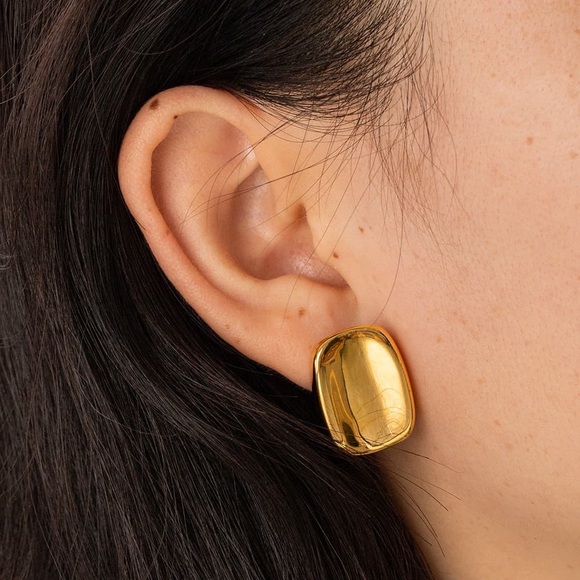 18K Gold Square Earrings*High Gloss Design*Minimalist Earrings - Picture 6 of 7